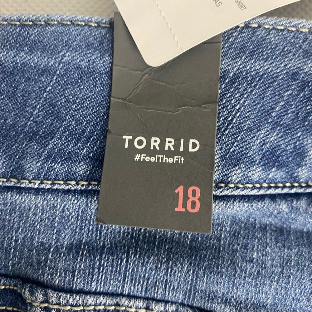 Torrid 5" Bombshell Premium Stretch High Rise Sho… - image 7